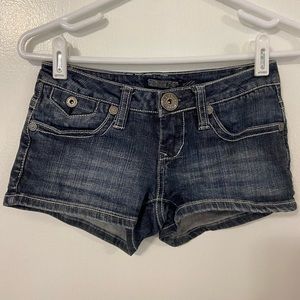 🌹- Girls size 0 jean shorts